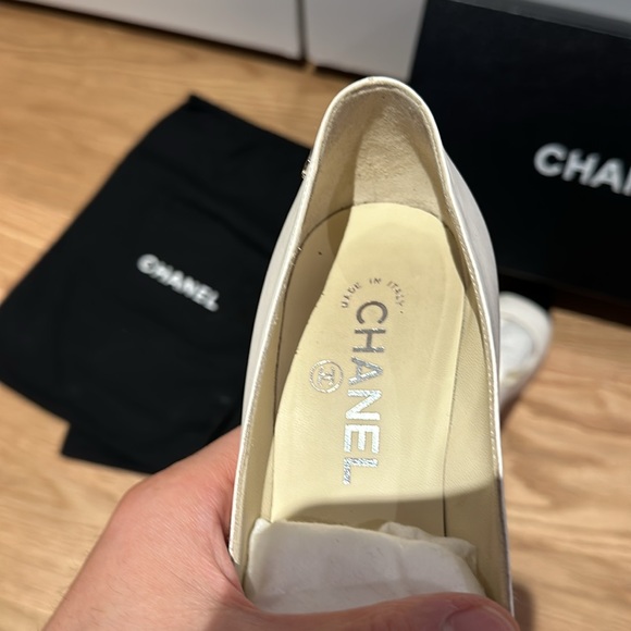 CHANEL Goatskin Interlocking Art Heel High Heels - Picture 8 of 9